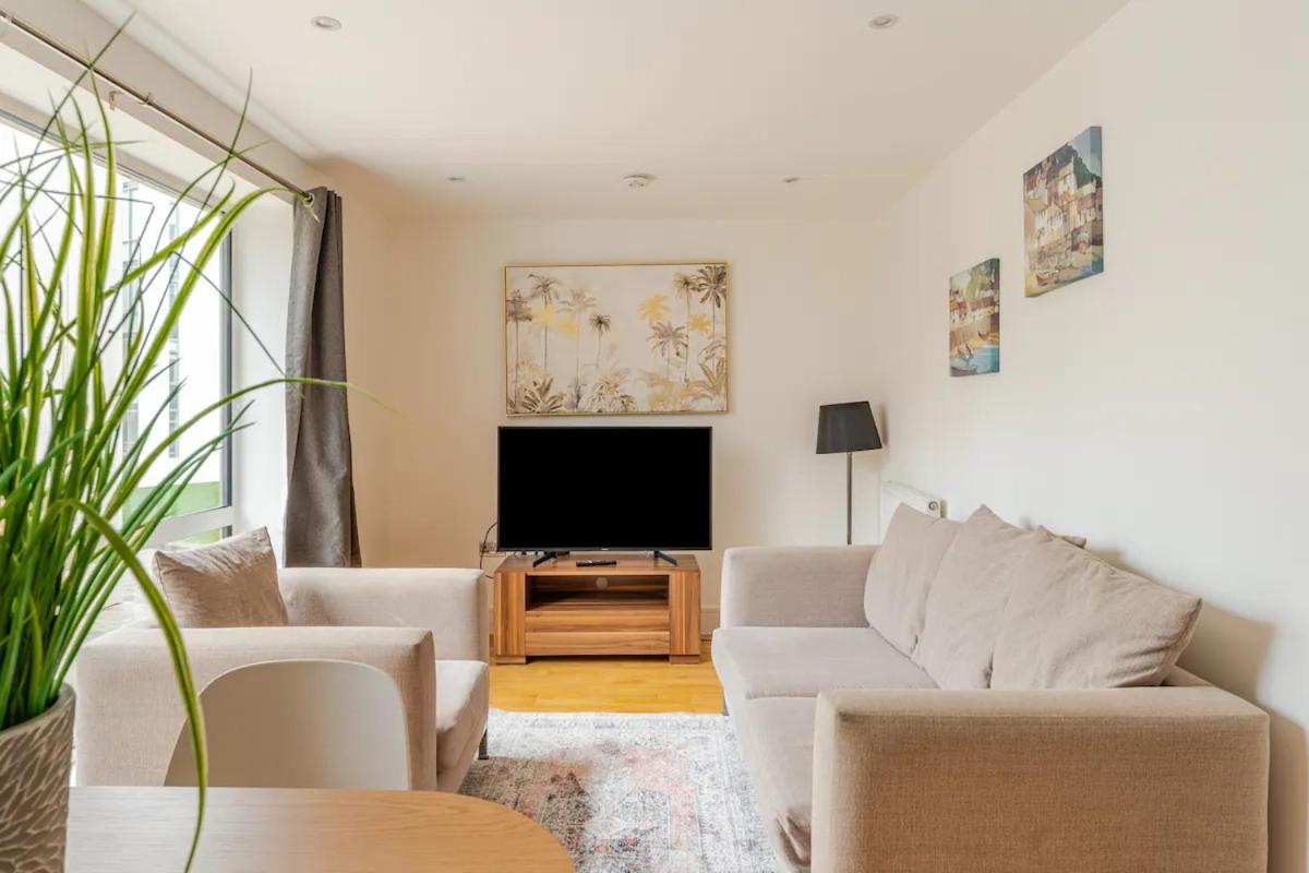 Brand New Flat In Central London With Car Park Exterior photo